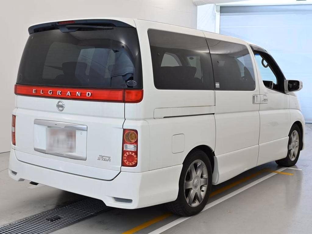 NISSAN ELGRAND