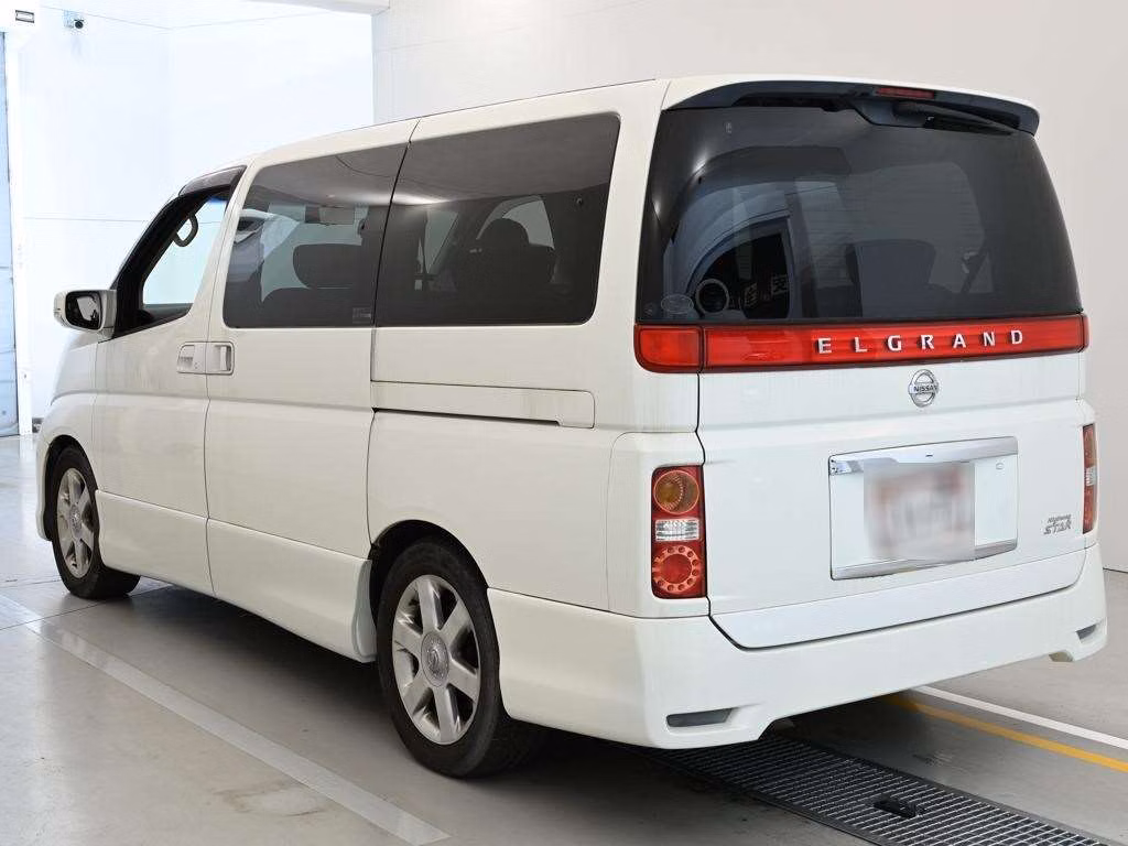 NISSAN ELGRAND