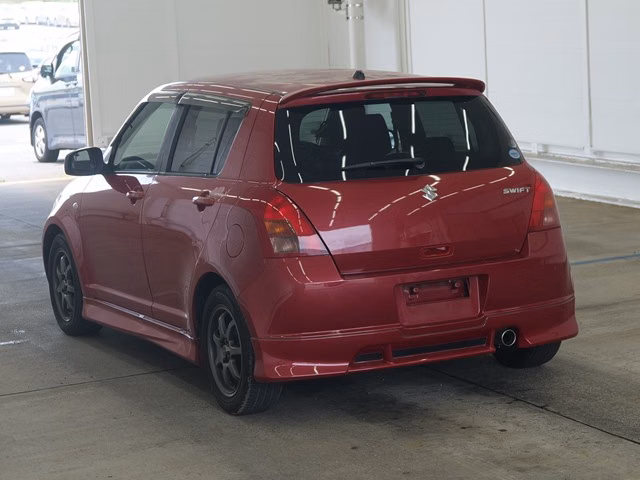 SUZUKI SWIFT