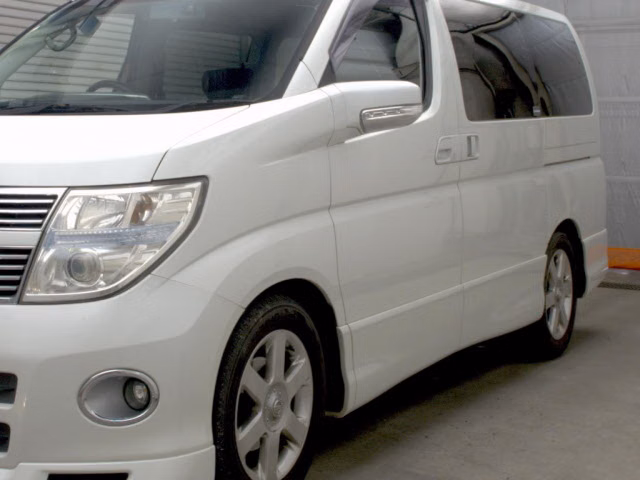 NISSAN ELGRAND