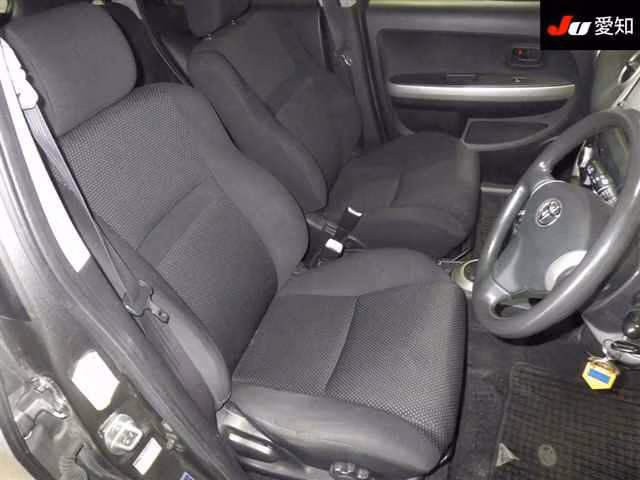 TOYOTA IST