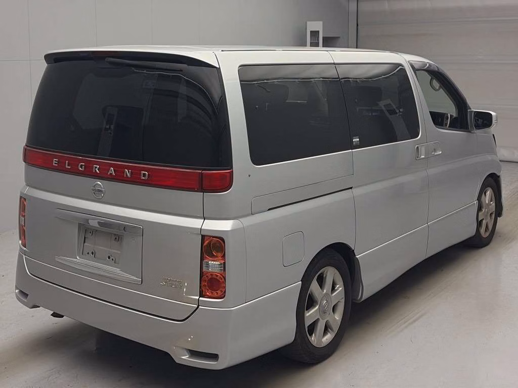 NISSAN ELGRAND