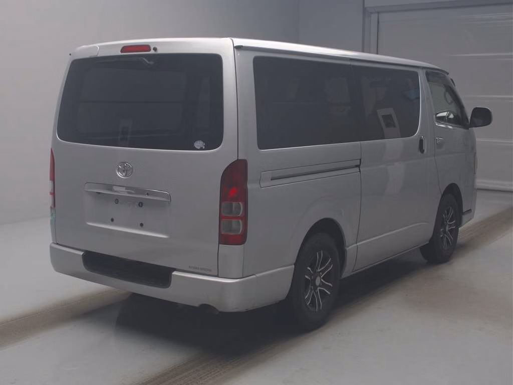 TOYOTA REGIUS ACE