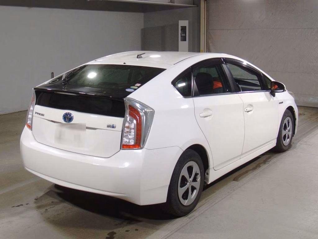 TOYOTA PRIUS
