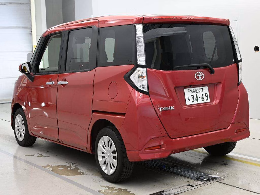 TOYOTA TANK