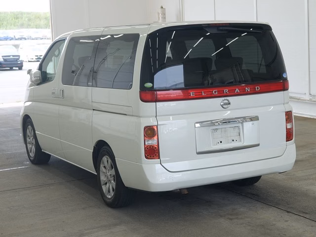 NISSAN ELGRAND