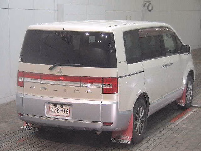 MITSUBISHI DELICA D:5