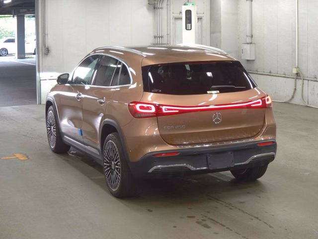 MERCEDES-BENZ EQA