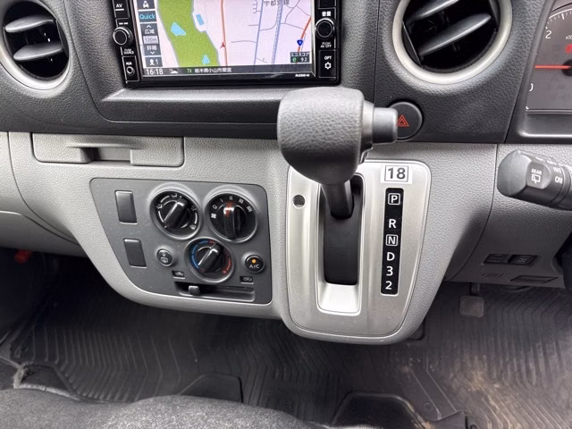 NISSAN NV350 CARAVAN