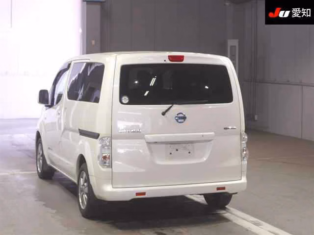 NISSAN E-NV200