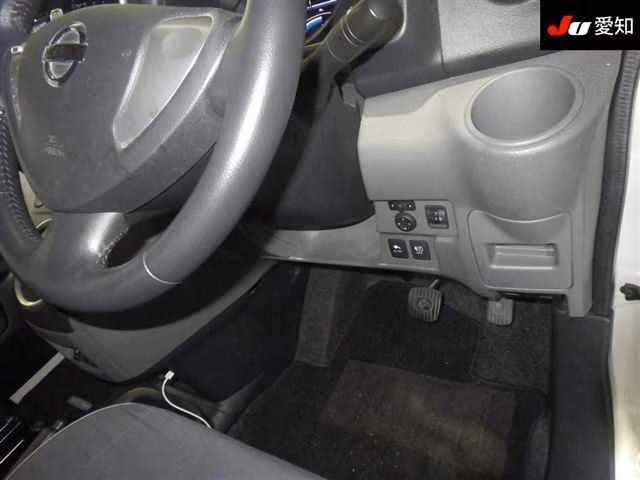 NISSAN E-NV200