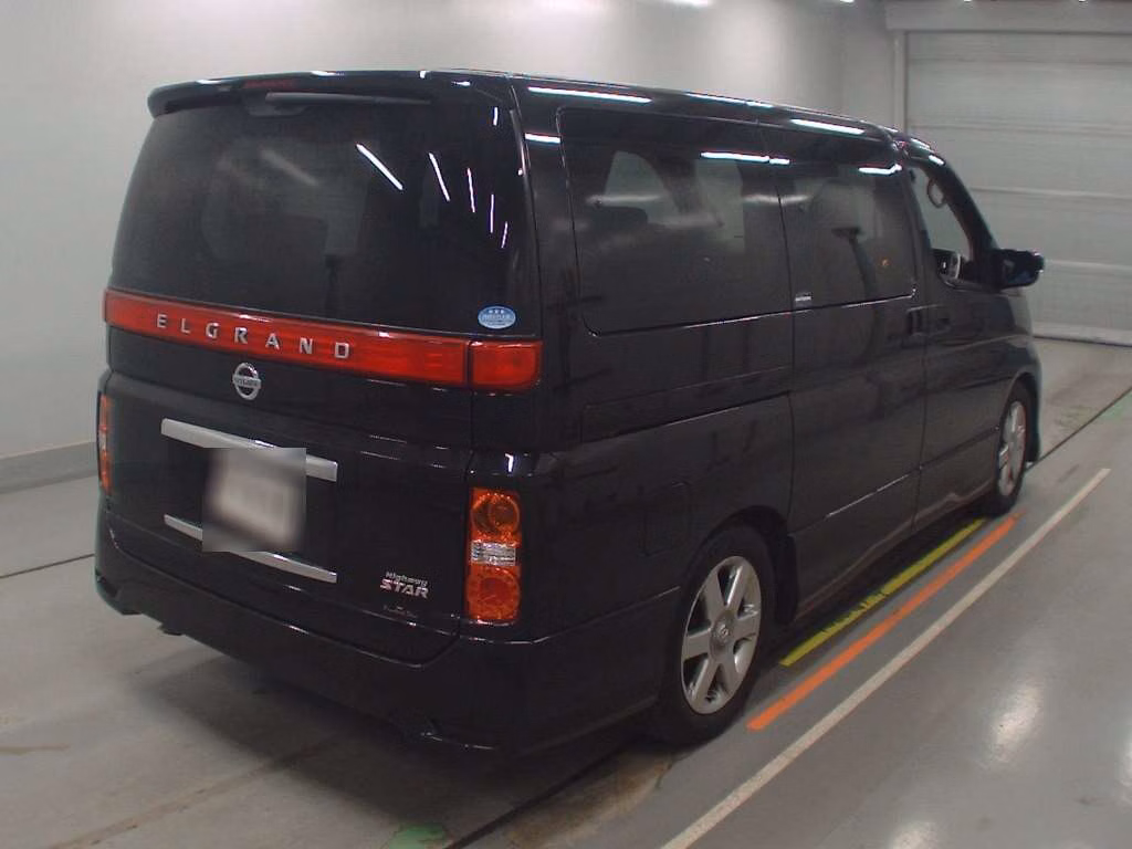 NISSAN ELGRAND