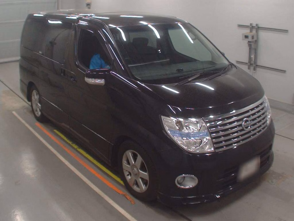NISSAN ELGRAND