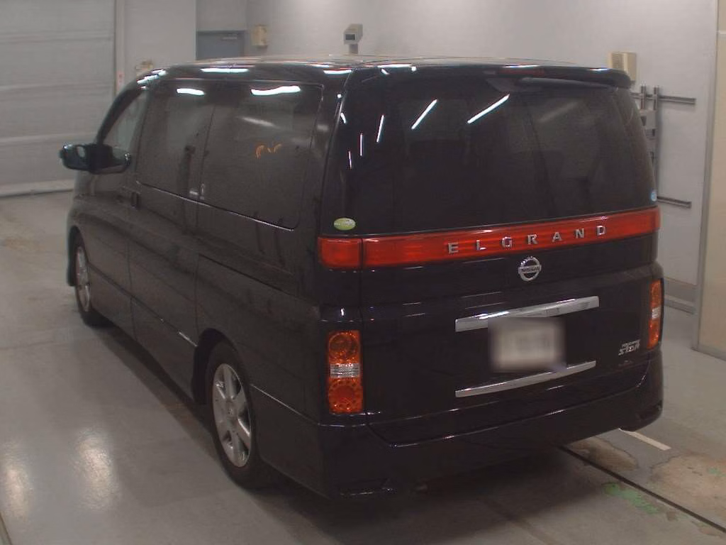 NISSAN ELGRAND