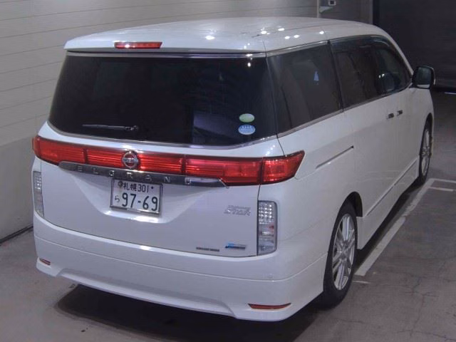 NISSAN ELGRAND