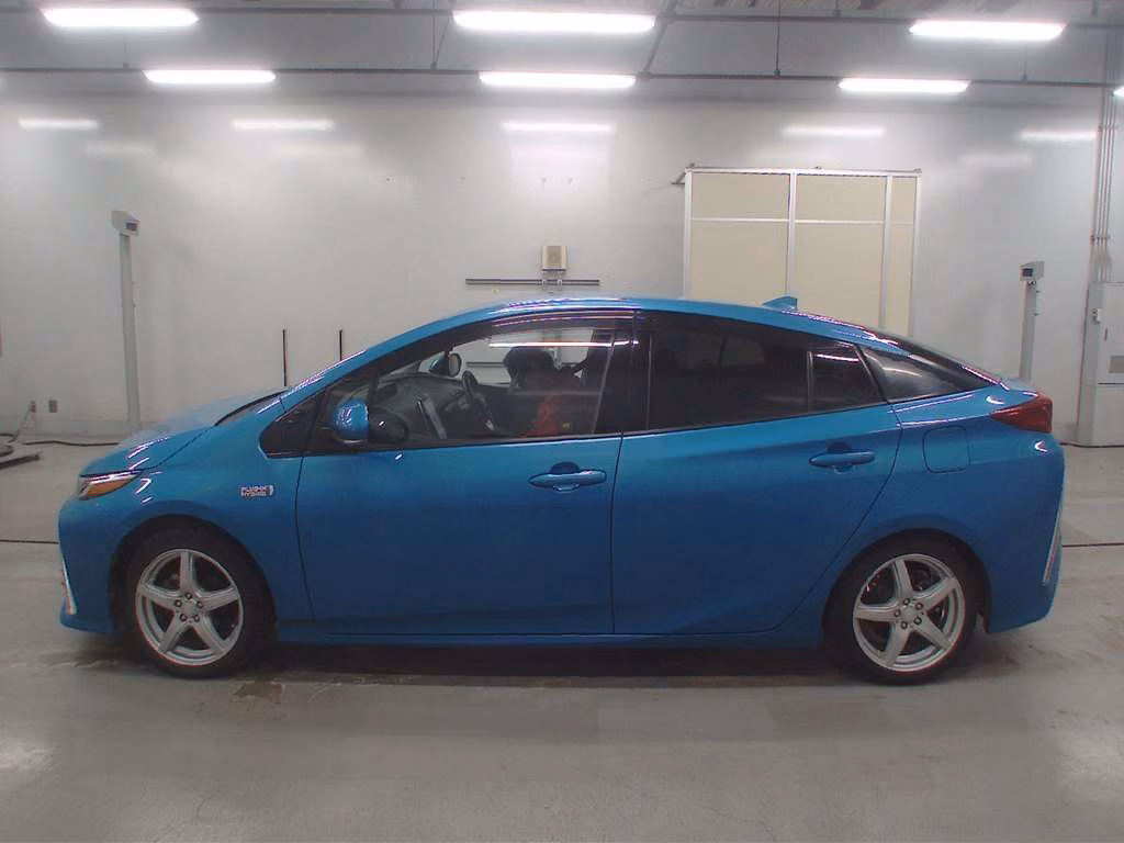 TOYOTA PRIUS PHV
