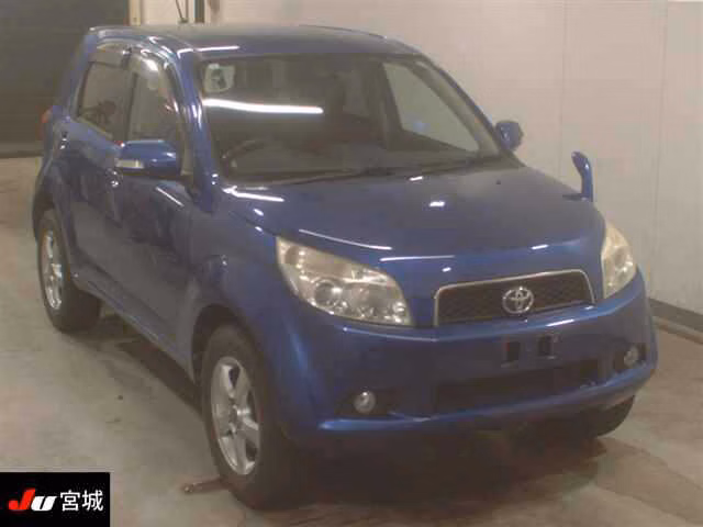 TOYOTA RUSH