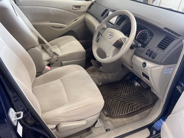 TOYOTA ISIS