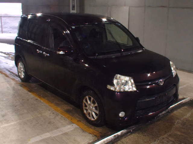 Toyota Sienta