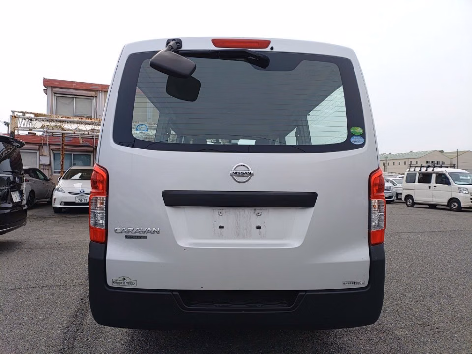 NISSAN NV350 CARAVAN