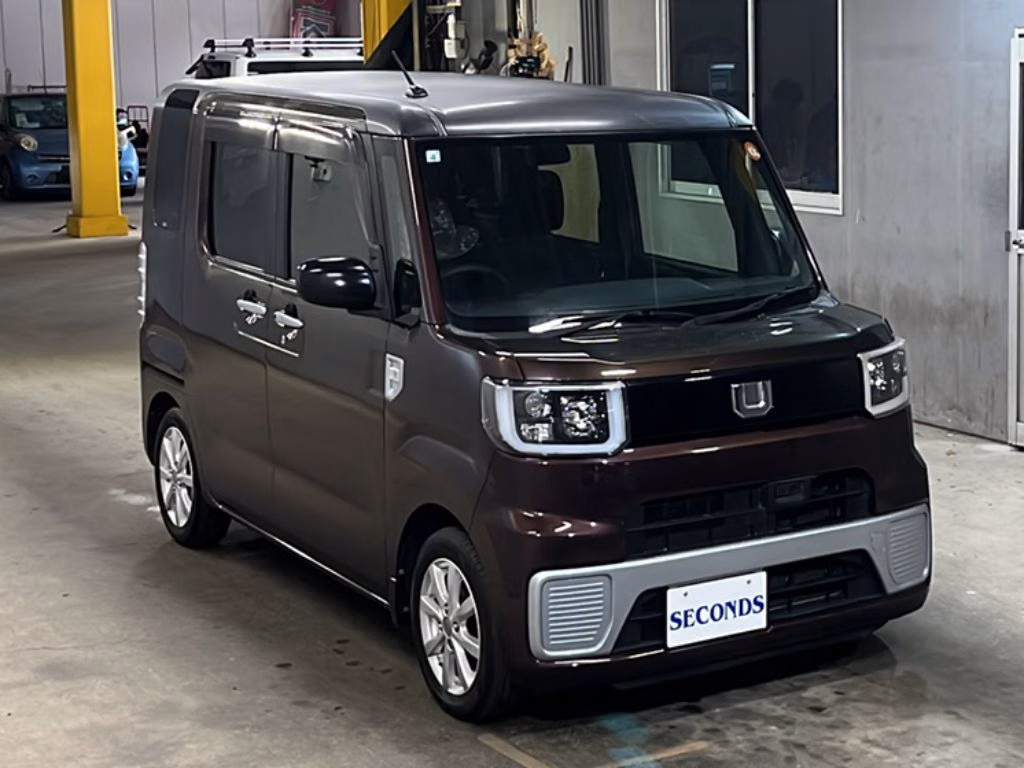 DAIHATSU WAKE
