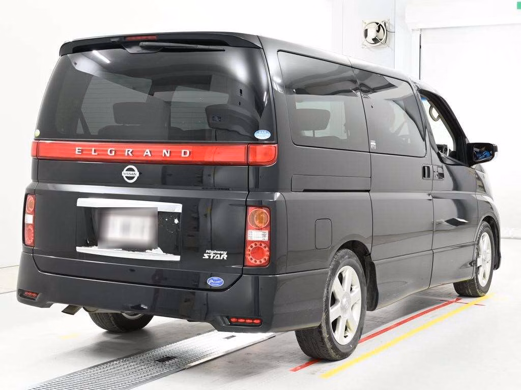 NISSAN ELGRAND