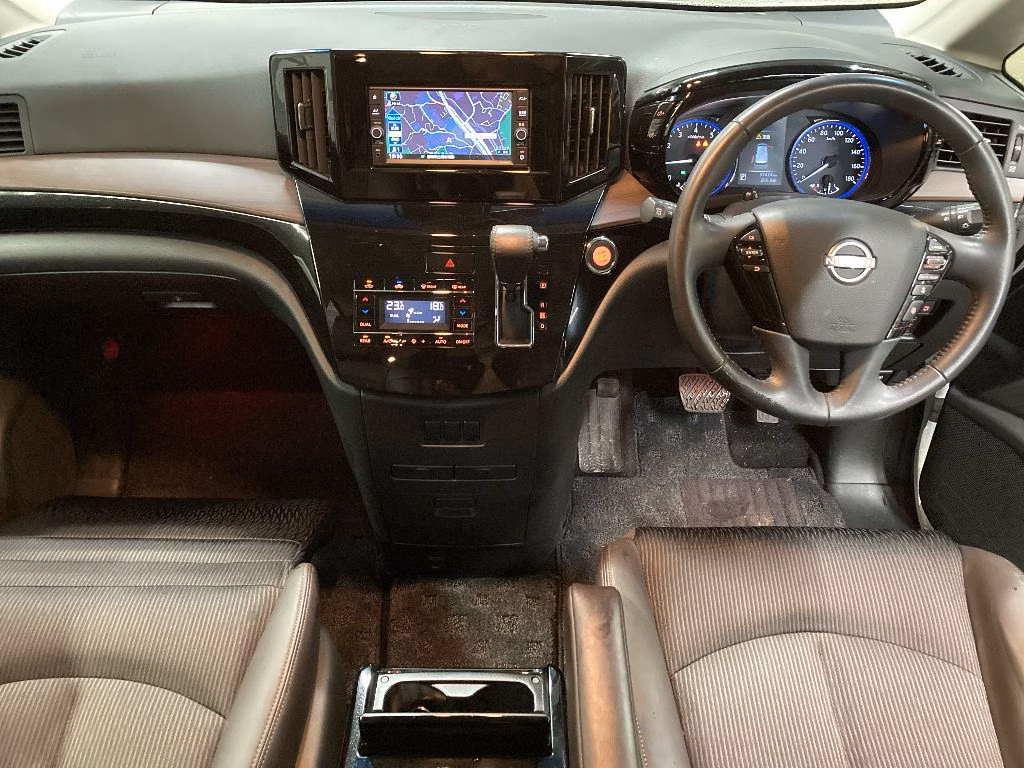 NISSAN ELGRAND