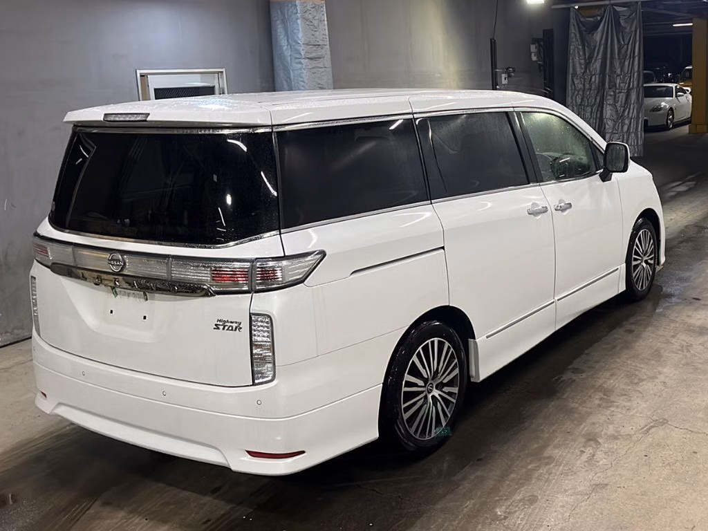 NISSAN ELGRAND
