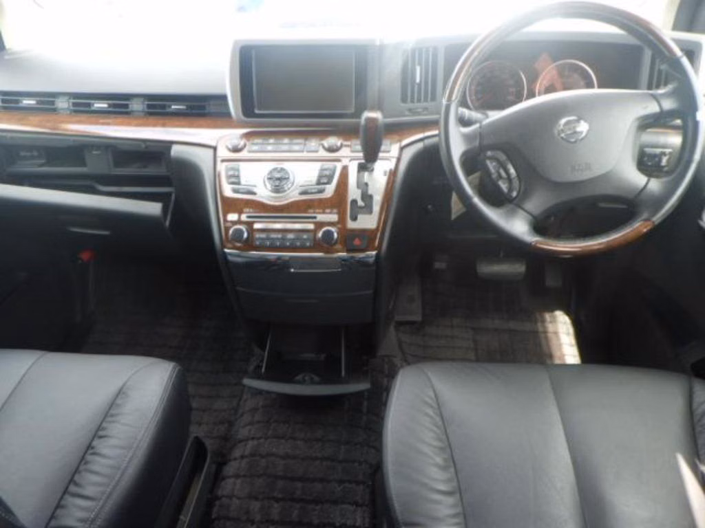 NISSAN ELGRAND