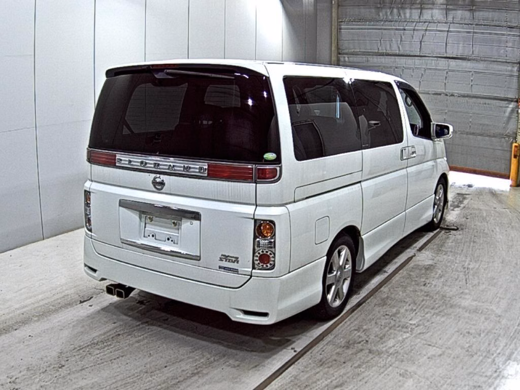 NISSAN ELGRAND