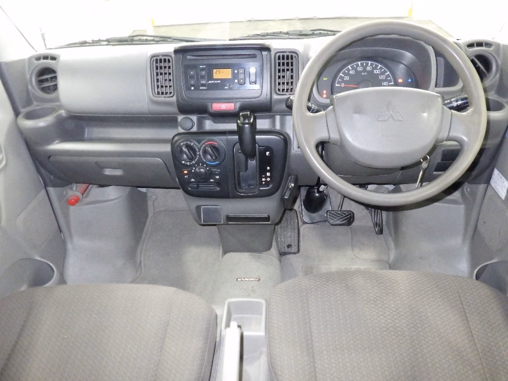 MITSUBISHI MINICAB