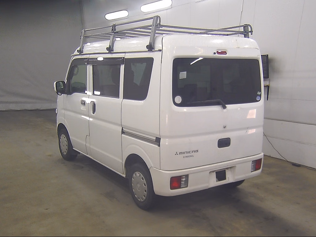 MITSUBISHI MINICAB