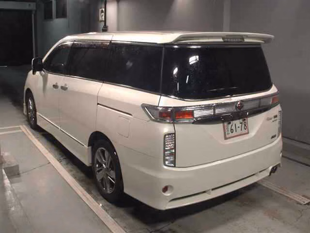 NISSAN ELGRAND