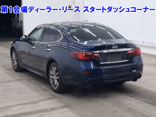 NISSAN FUGA