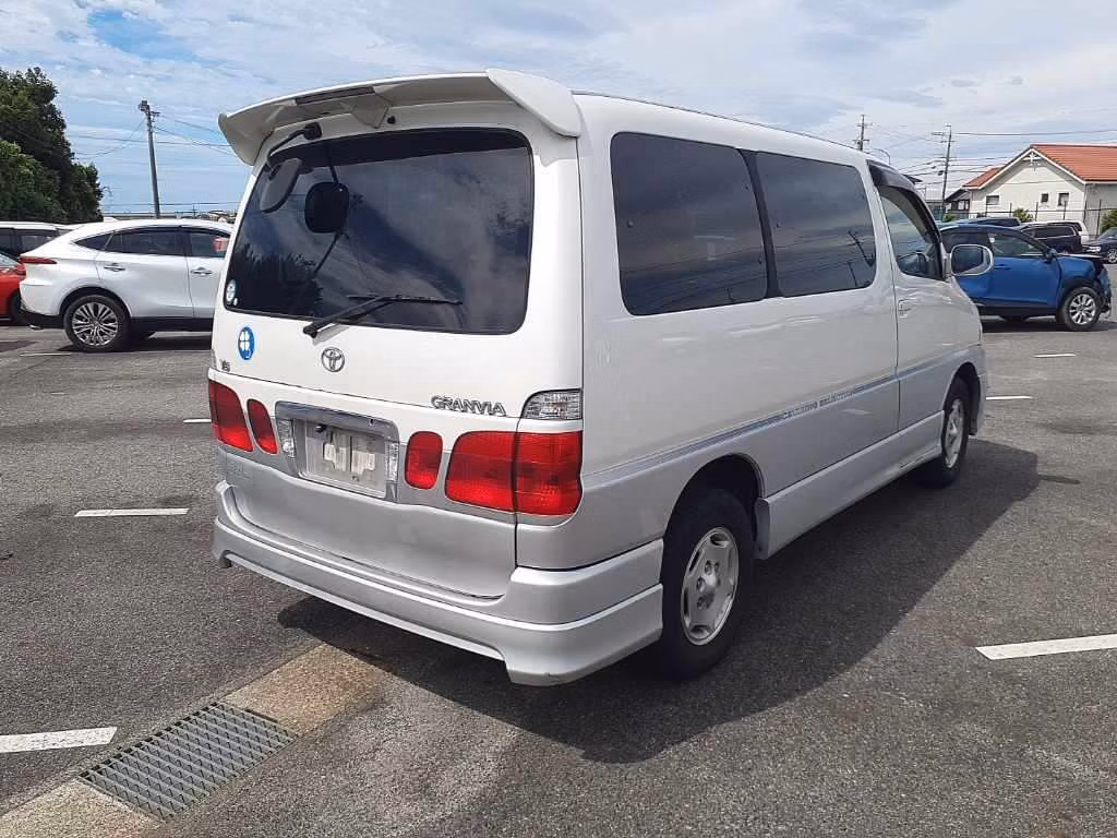 TOYOTA GRANVIA