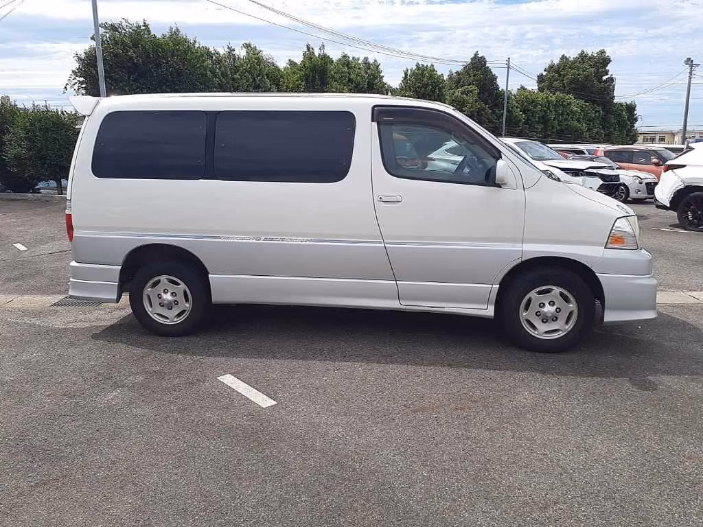 TOYOTA GRANVIA