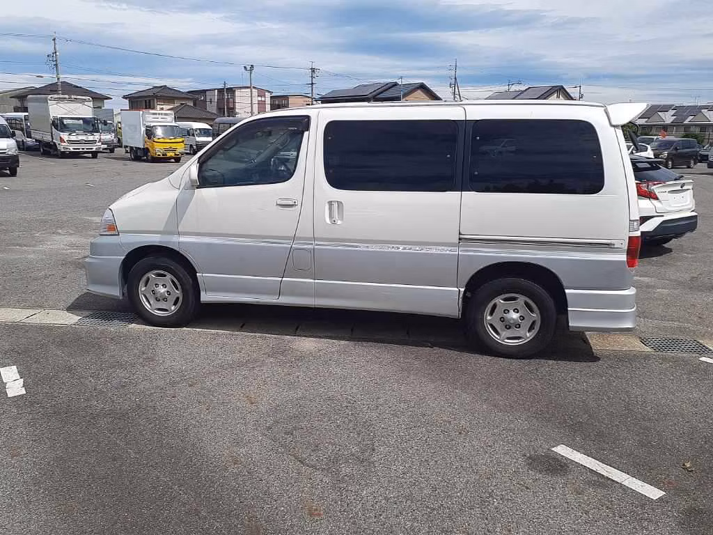 TOYOTA GRANVIA