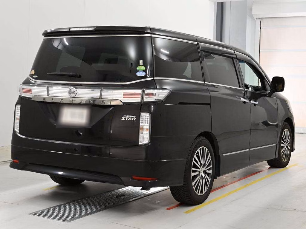 NISSAN ELGRAND