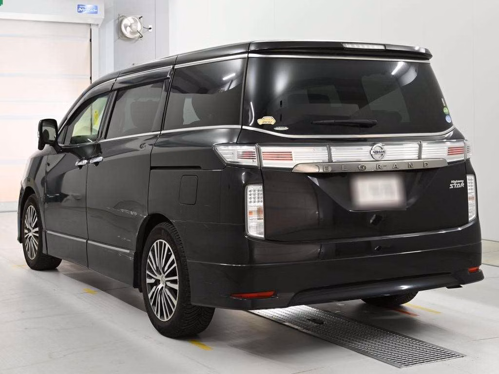 NISSAN ELGRAND