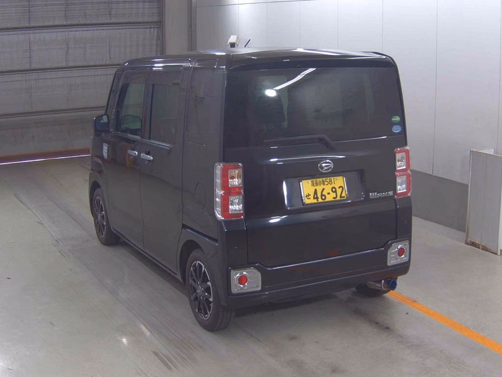 DAIHATSU WAKE