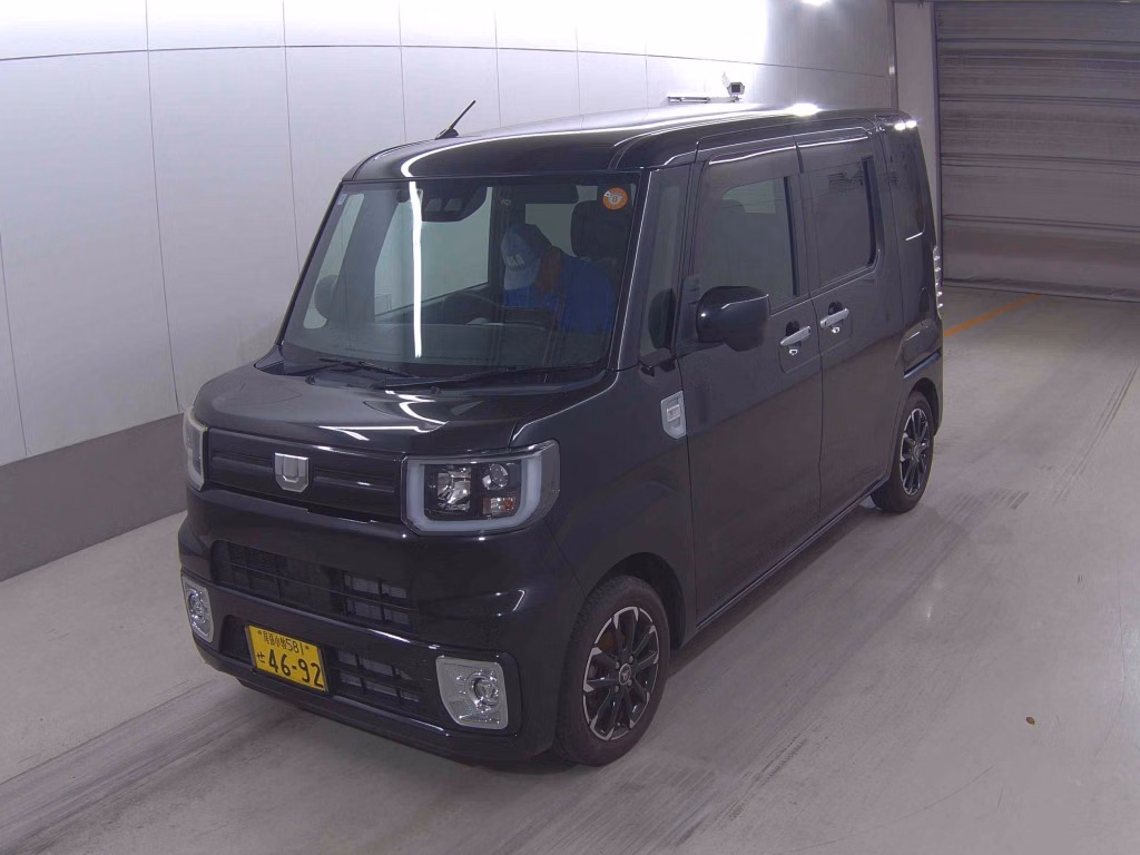DAIHATSU WAKE