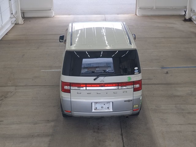 MITSUBISHI DELICA D:5