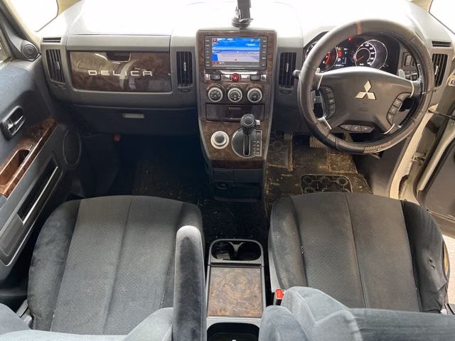 MITSUBISHI DELICA D:5