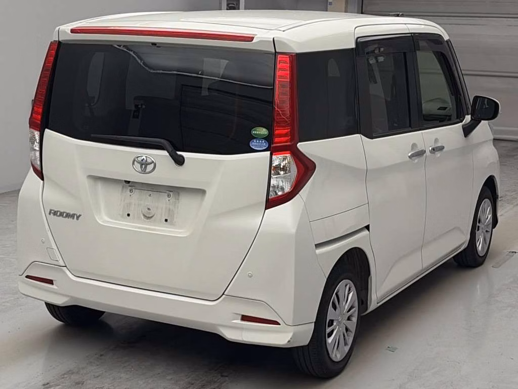 TOYOTA ROOMY