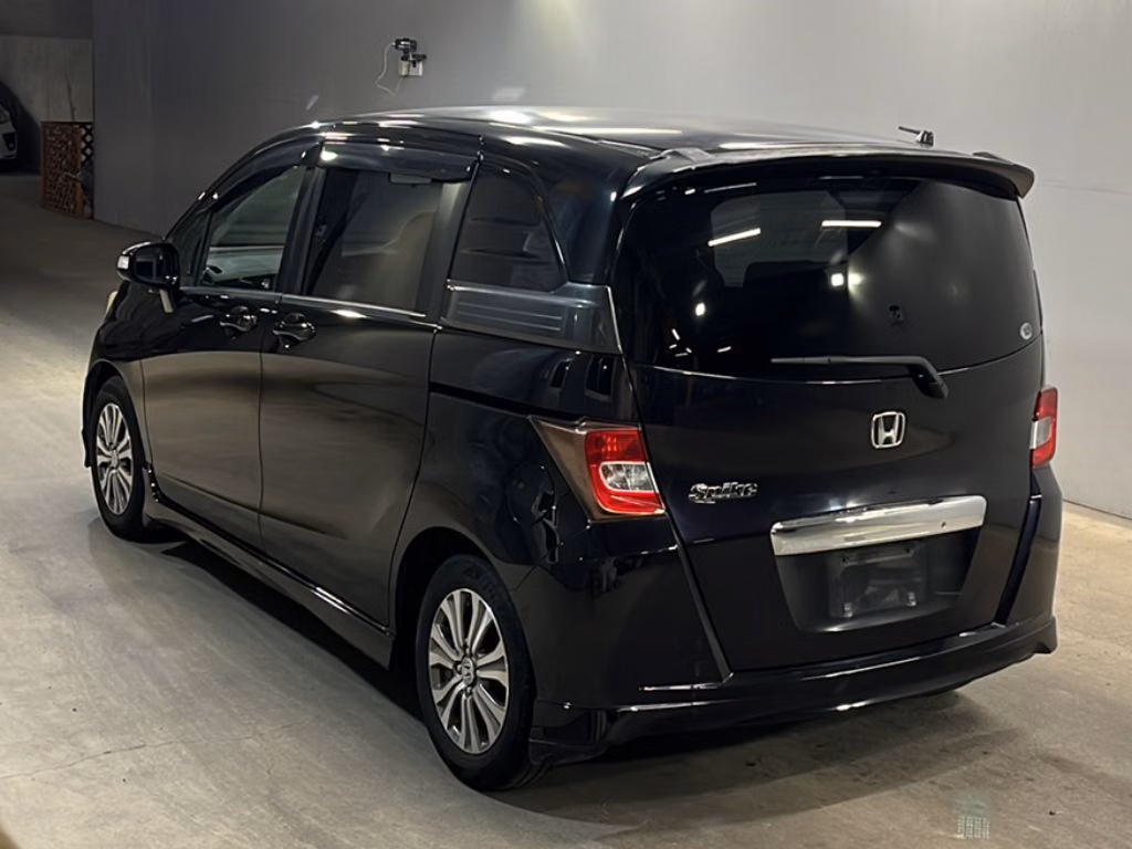HONDA FREED SPIKE