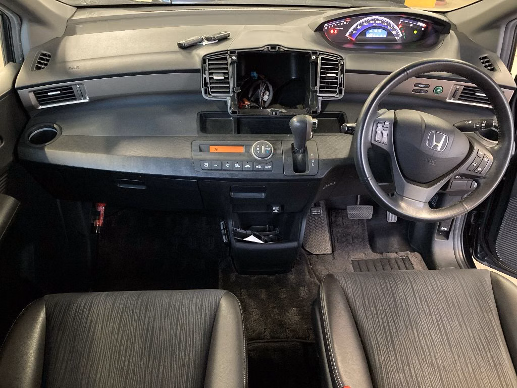 HONDA FREED SPIKE