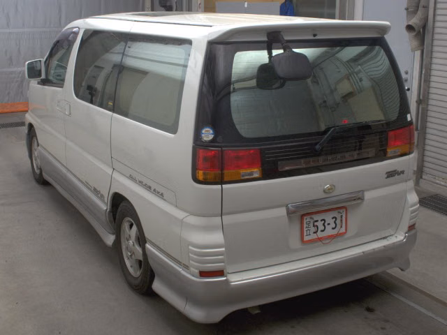 NISSAN ELGRAND