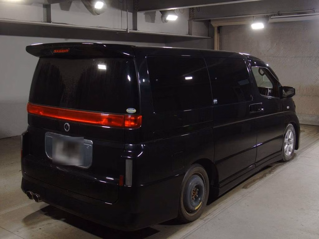 NISSAN ELGRAND