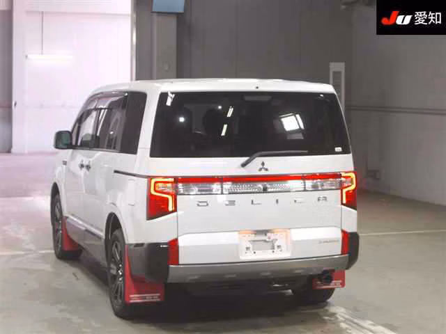 MITSUBISHI DELICA D:5