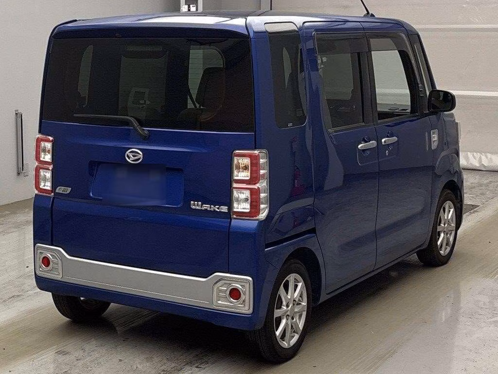 DAIHATSU WAKE